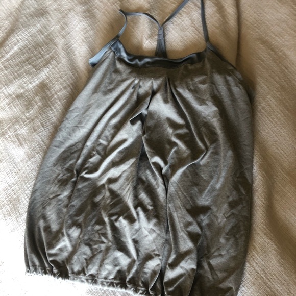 2 champions athletic tops w/built-in bra - Picture 2 of 8